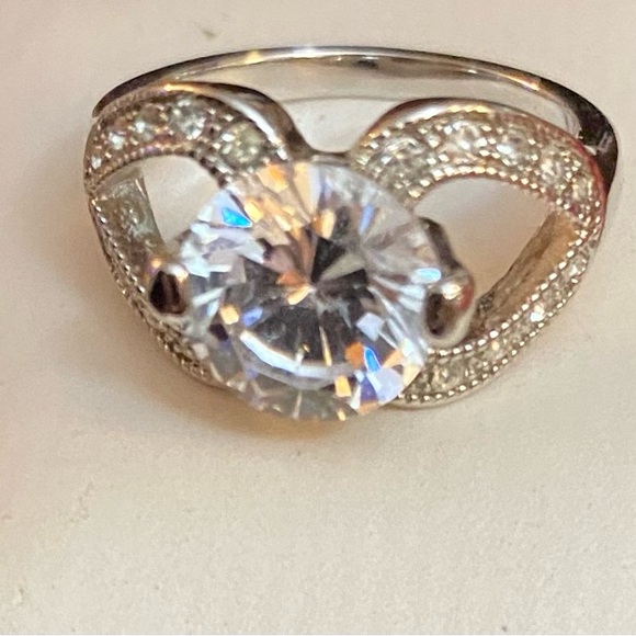 Vintage 925 Sterling Silver Cubic Zirconia ring - Picture 5 of 9